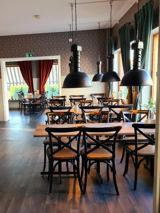 Dala-Jaerna Hotell Och Vandrarhem Экстерьер фото