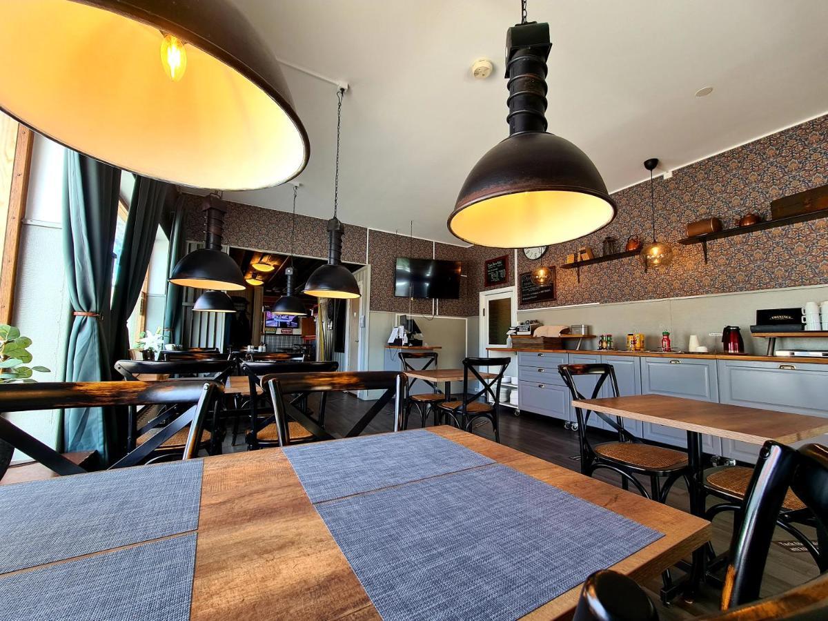 Dala-Jaerna Hotell Och Vandrarhem Экстерьер фото